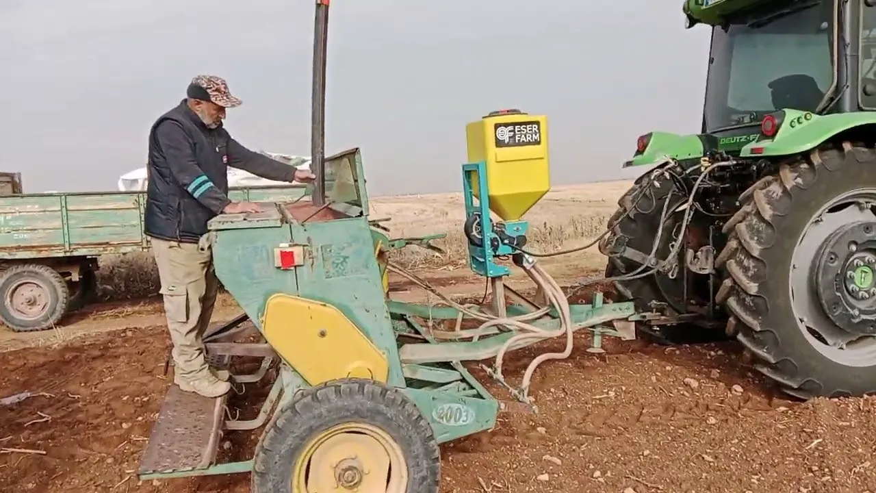 BUĞDAY EKİMİ VİNÇ İLE TOHUM YÜKELEME